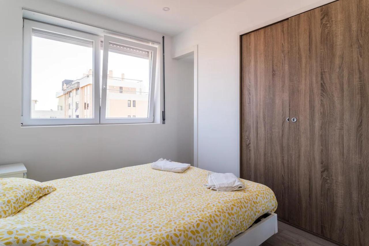 Encantador Apartamento A Frente Da Praia Do Sunset Фигейра-да-Фош Экстерьер фото