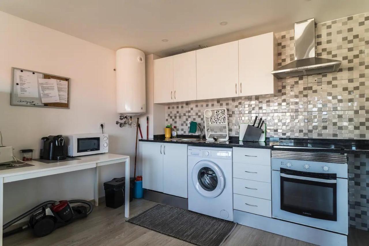 Encantador Apartamento A Frente Da Praia Do Sunset Фигейра-да-Фош Экстерьер фото