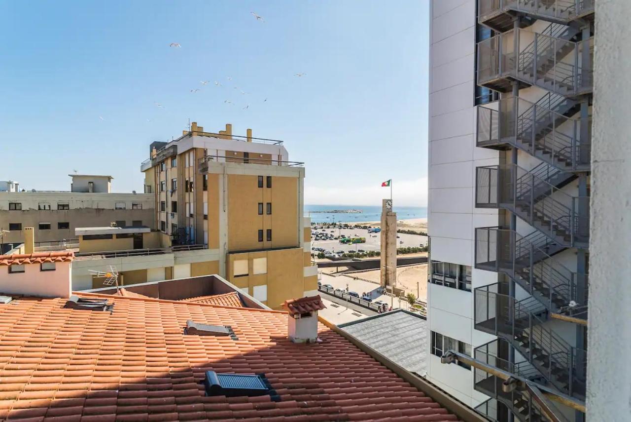 Encantador Apartamento A Frente Da Praia Do Sunset Фигейра-да-Фош Экстерьер фото