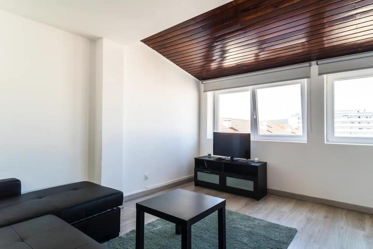 Encantador Apartamento A Frente Da Praia Do Sunset Фигейра-да-Фош Экстерьер фото